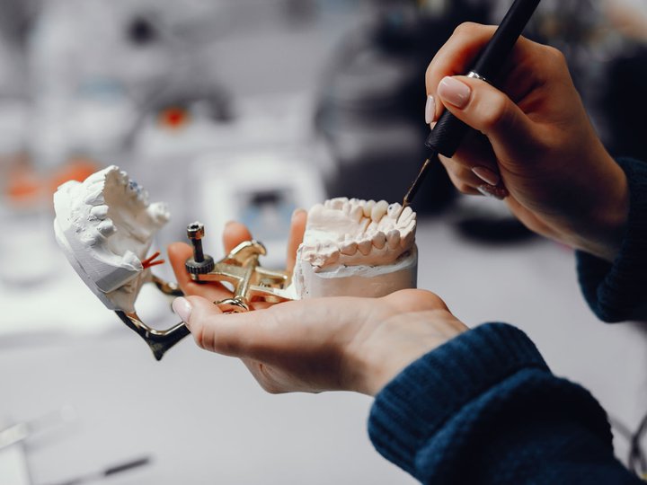 Процес протезування зубів: що чекати від початку до кінця