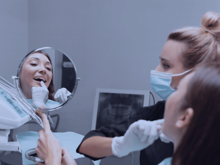 Скільки служать цирконієві коронки і як продовжити їхній термін експлуатації?